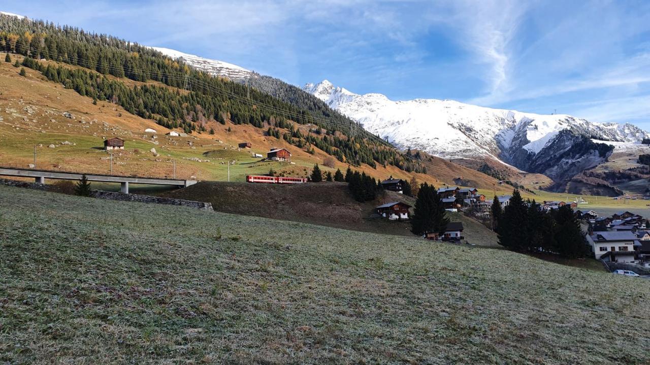 Yeti Lodge Sedrun Buitenkant foto