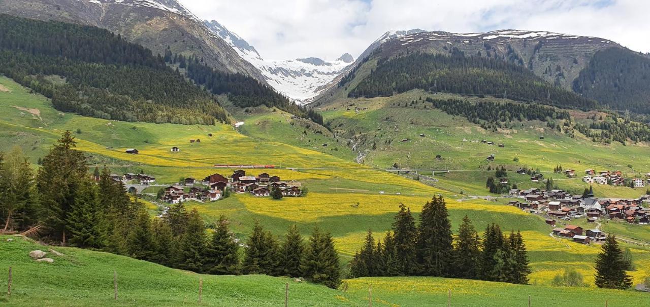 Yeti Lodge Sedrun Buitenkant foto