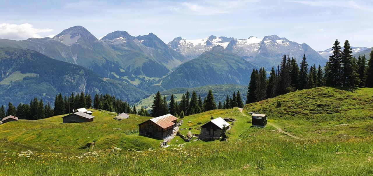 Yeti Lodge Sedrun Buitenkant foto