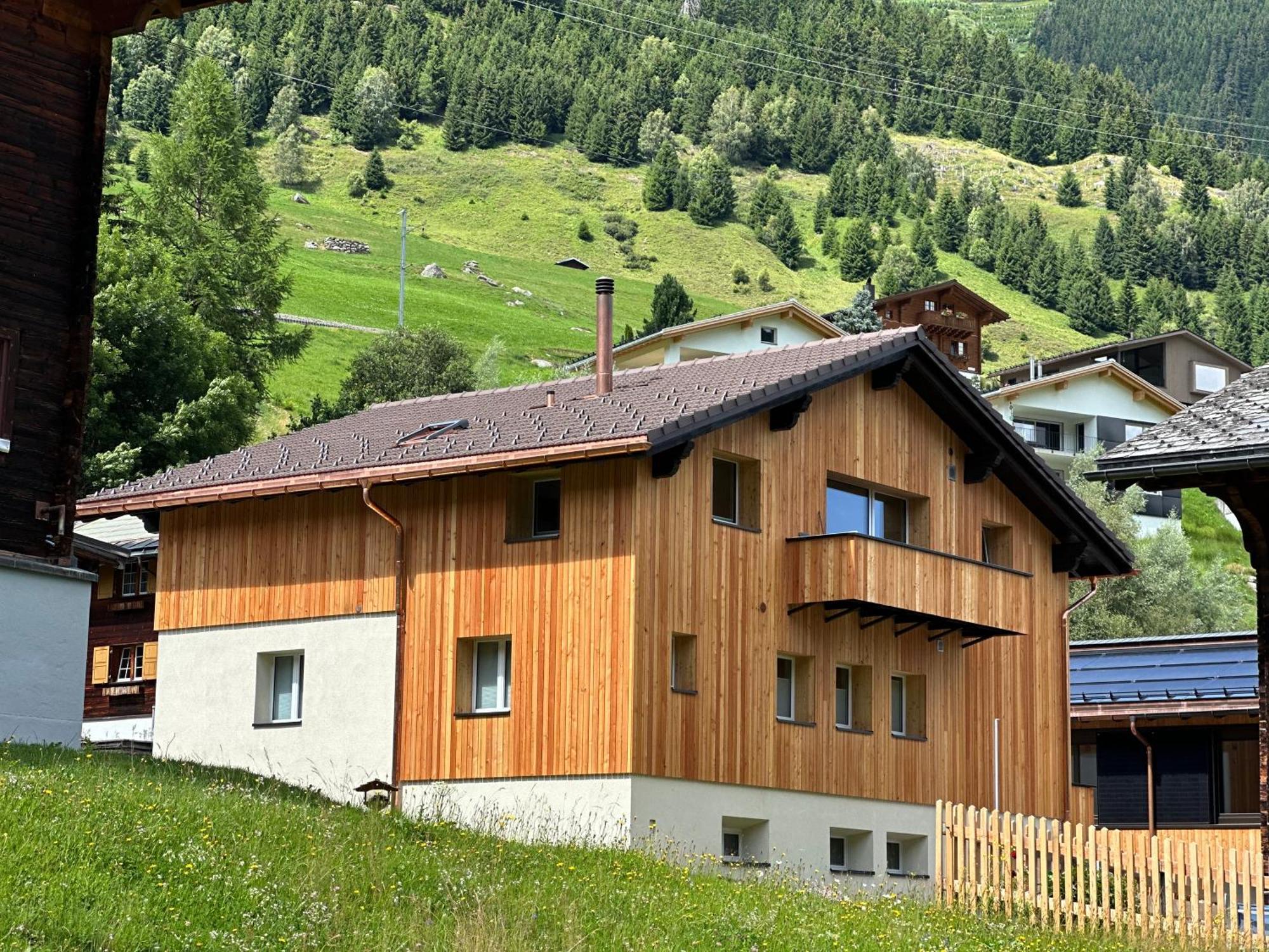 Yeti Lodge Sedrun Buitenkant foto