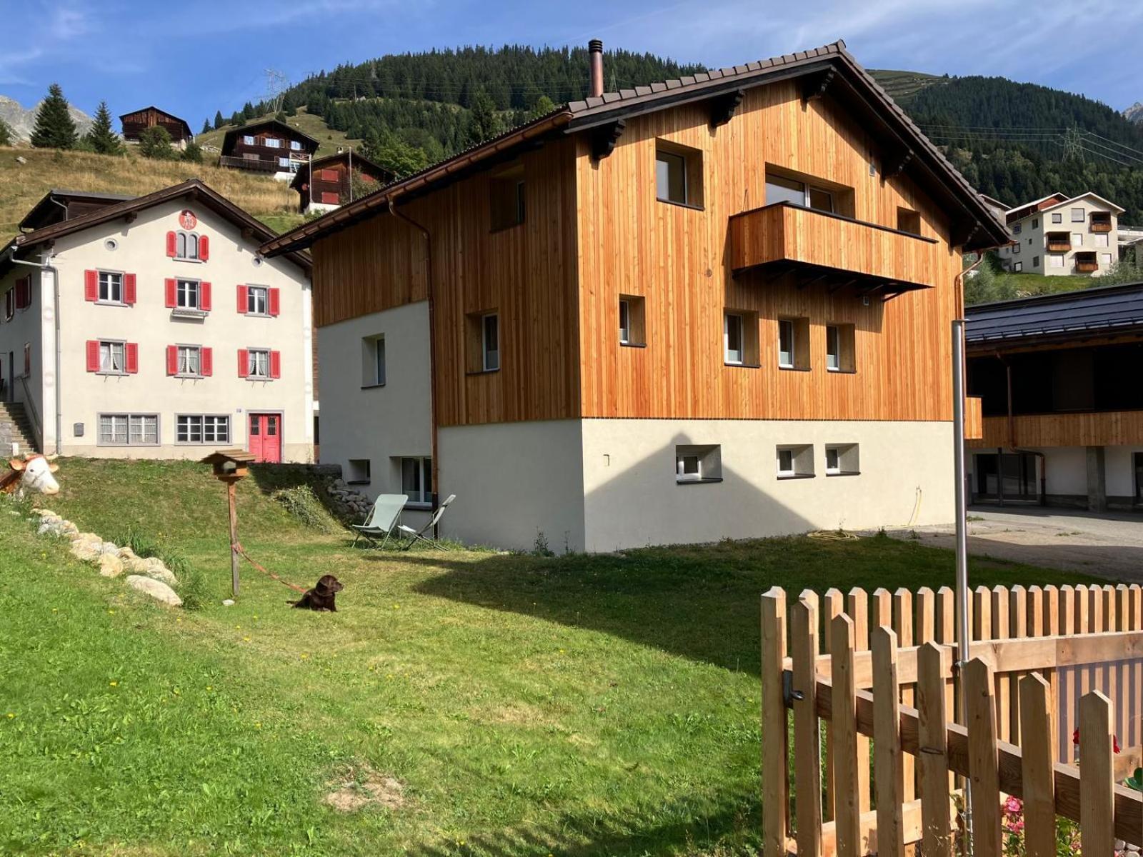 Yeti Lodge Sedrun Buitenkant foto